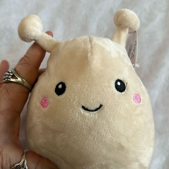 Snail Cute & Cuddly Stuffie - Picture 4 of 6